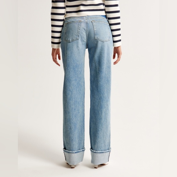 Abercrombie & Fitch Baggy Mid Rise Jeans - Picture 2 of 5